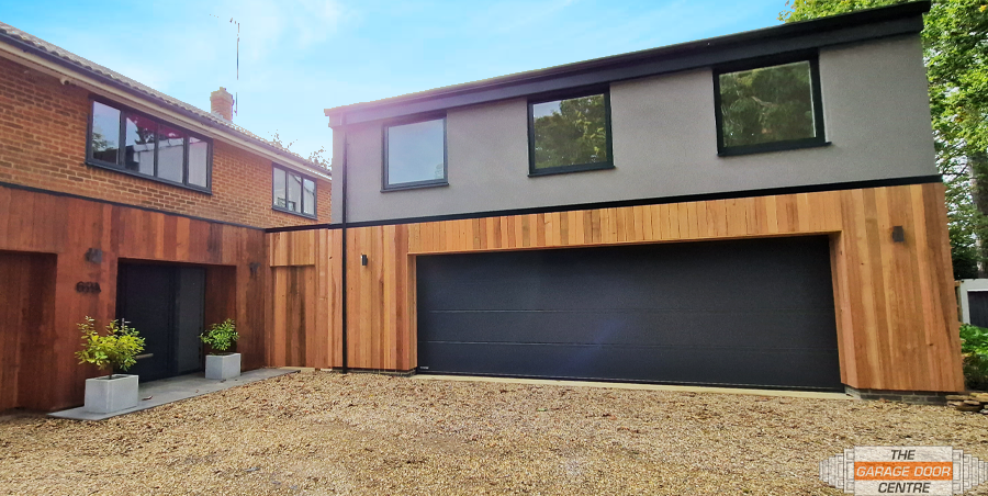 Supersize Teckentrup sectional garage door 